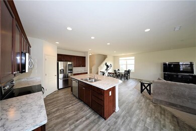 13514 Forest Glade Dr, Fishers, IN 46037 - photo 2