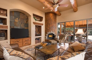 004_Living Room