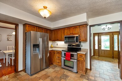 5981 Oak Hill Dr W, Plainfield, IN 46168 - photo 6