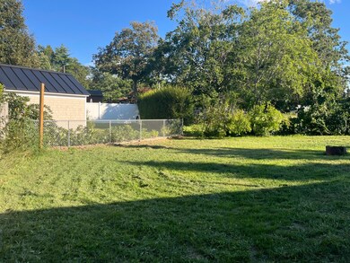 15 York St, Sanford, ME 04073 - photo 4