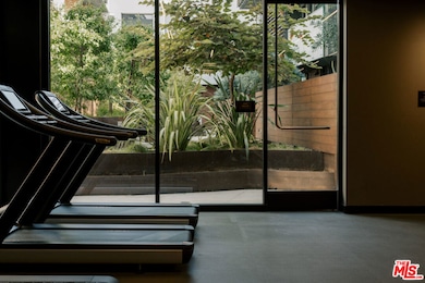 702 N Doheny Dr unit 302, West Hollywood, CA 90069 - photo 6