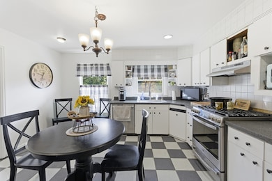 78 Trinity Pass, Stamford, CT 06903 - photo 3