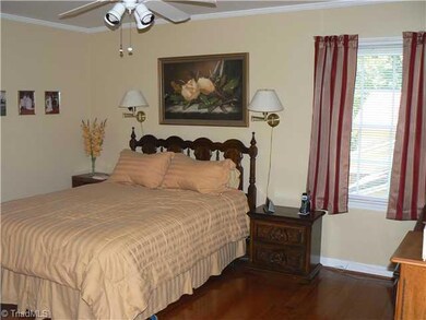 587 Manor Cir, Asheboro, NC 27205 - photo 6