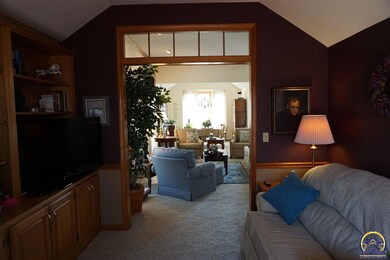 3917 SW Stonybrook Dr, Topeka, KS 66610 - photo 4
