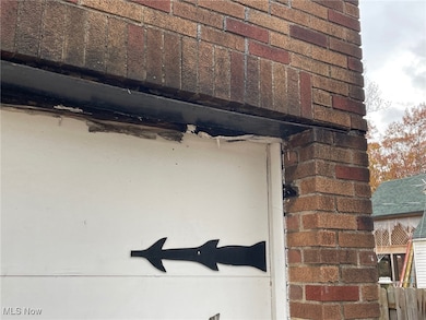 10416 Park Heights Rd, Cleveland, OH 44104 - photo 7