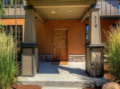 318 SW Mckinley Ave, Bend, OR 97702 - photo 3