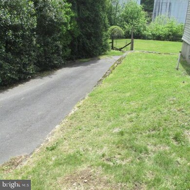 916 S Reading Ave, Boyertown, PA 19512 - photo 3