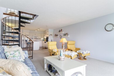 004-Living_Room-4328534-medium