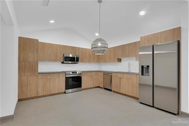 1400 E Hibiscus Ave unit B, McAllen, TX 78501 - photo 7