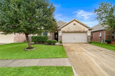 962 Jennifer St, Alvin, TX 77511 - photo 2