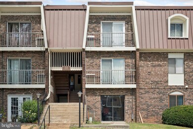 221 N Emory Dr unit 4, Sterling, VA 20164 - photo 2