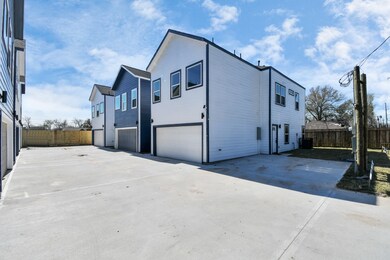 851 S Victory Dr unit B C, Houston, TX 77088 - photo 2