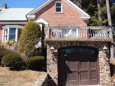 221 Lacus Dr, Holyoke, MA 01040 - photo 3