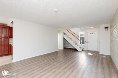 27-Living Room 20200701-DW-7843