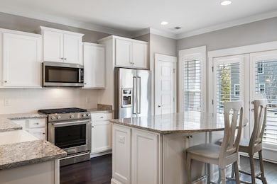 Kitchen w/ balcony