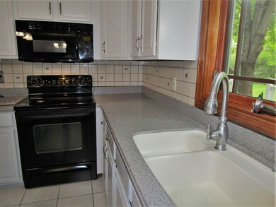 40 Redcoat Dr, Hampstead, NH 03841 - photo 7