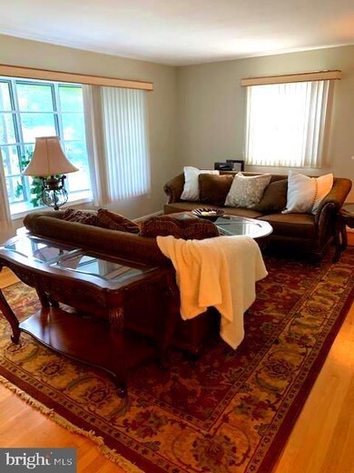 3132 Christine Dr, Beltsville, MD 20705 - photo 4