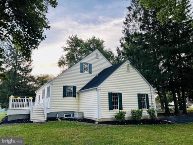 212 Apple St, Levittown, PA 19057 - photo 7