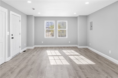 638 Douglas Ave, Providence, RI 02908 - photo 2