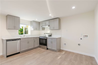 10528 1/4 Hillhaven Ave, Los Angeles, CA 91042 - photo 4