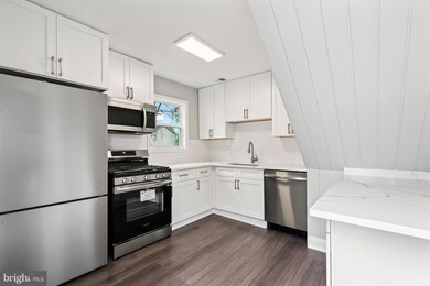 102 Forrest St, Manassas Park, VA 20111 - photo 7