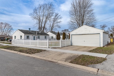 601 N Lindberg St, Griffith, IN 46319 - photo 2