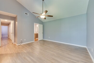 7811 Bateman Ln unit 7811, Houston, TX 77088 - photo 2