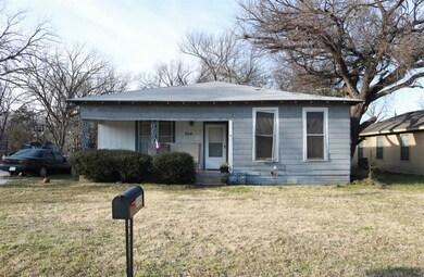 304 Marengo St, Cleburne, TX 76033 - photo 6
