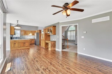 5708 Brownridge Dr, Shawnee, KS 66218 - photo 5