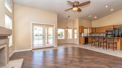 3360 S Oleander Dr-4