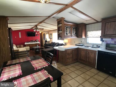 1016 Barberry Ave, Reading, PA 19605 - photo 4