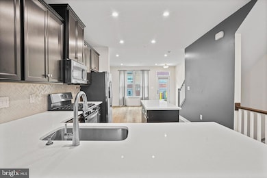 2808 Devonshire Cliffs Terrace, Hyattsville, MD 20782 - photo 3