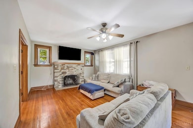 1917 Springdale Rd, Cincinnati, OH 45231 - photo 7