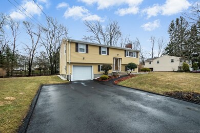 24 Whippoorwill Dr, Shrewsbury, MA 01545 - photo 2