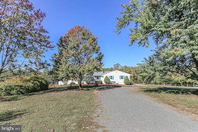 13206 Golden Dr, Sumerduck, VA 22742 - photo 4