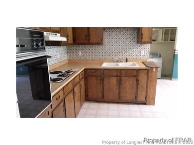 751 Wiltshire Rd, Fayetteville, NC 28314 - photo 4