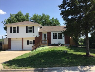 705 W South St, Spring Hill, KS 66083 - photo 2