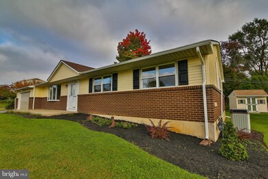 7502 Columbine Rd, Macungie, PA 18062 - photo 3