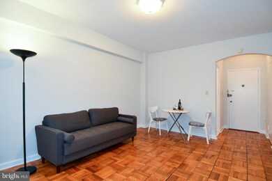 General Scott Apartments unit 715, Washington, DC 20036 - photo 2