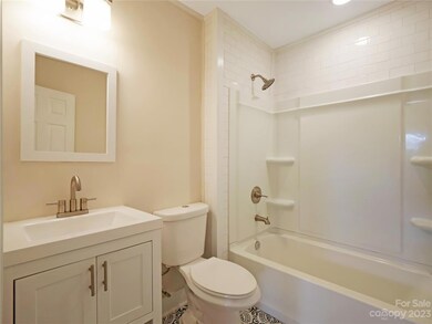 911 E Front St, Statesville, NC 28677 - photo 6