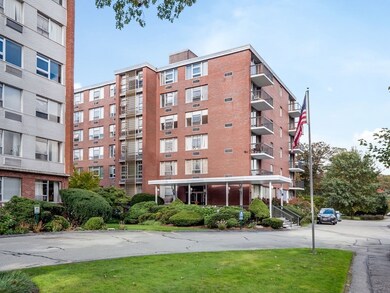 Hammond Park Condominiums unit 401, Chestnut Hill, MA 02467 - photo 2