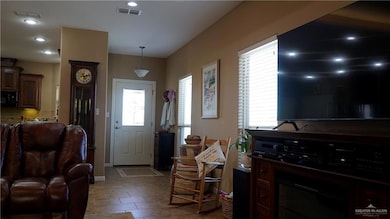 4103 Hummingbird Ln, Mission, TX 78572 - photo 2