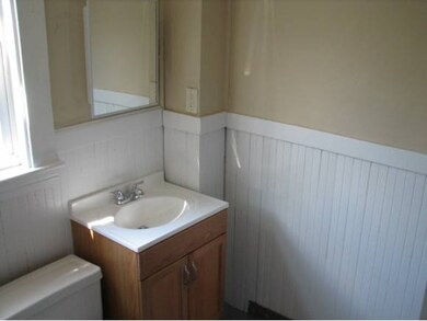 141 Silver St unit 1, Manchester, NH 03103 - photo 3