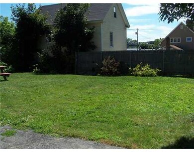 Yard/Garden. Backyard