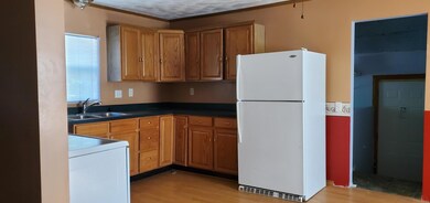 928 W Arch St, Portland, IN 47371 - photo 4