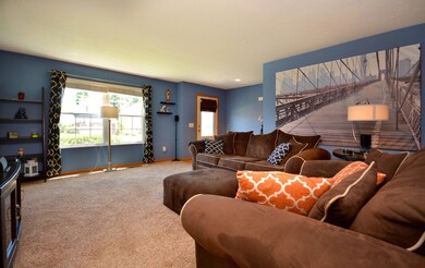 Living Room (2)
