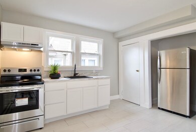 192 Marsden St, Springfield, MA 01109 - photo 2