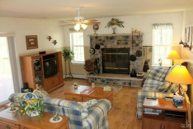 1353 Brian Ln, Effort, PA 18330 - photo 5