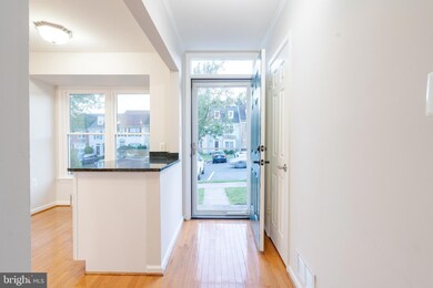 13958 Lightburn Ln, Centreville, VA 20121 - photo 5