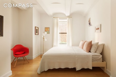 275 W 10th St unit 3B, New York, NY 10014 - photo 7